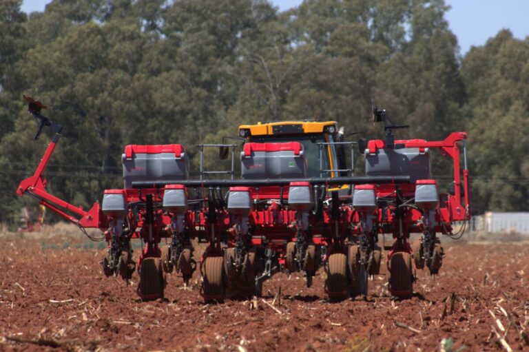 Valtrac geenbewerking planters jou antwoord tot herlewingslandbou