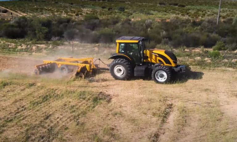 Valtrac’s yellow tractors are winners in Cederberg