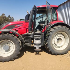 USED VALTRA T194A TRACTOR